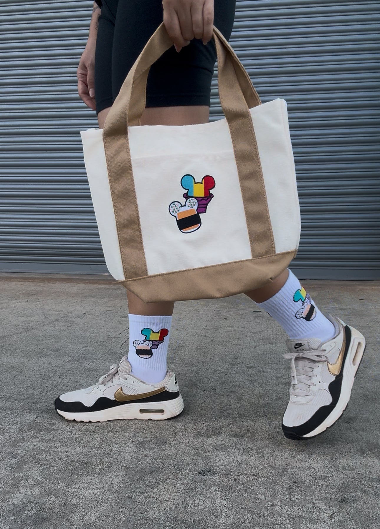 IT'S SIMPLY MAGIC CO. COLLAB Snack Socks